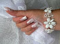 Manikúra a modeláž nehtů, svatební a slavnostní šperky